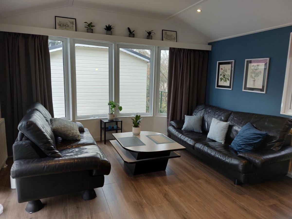 Modern En Chic Chalet Tot 4 Personen Op De Veluwe Recreatiepark De Oude Driest Пюттен Экстерьер фото