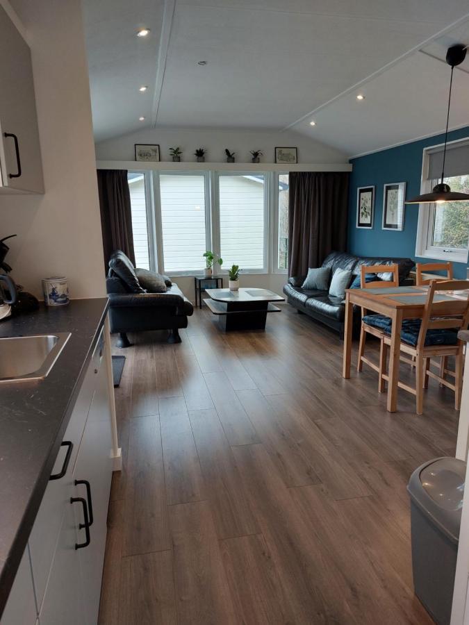 Modern En Chic Chalet Tot 4 Personen Op De Veluwe Recreatiepark De Oude Driest Пюттен Экстерьер фото
