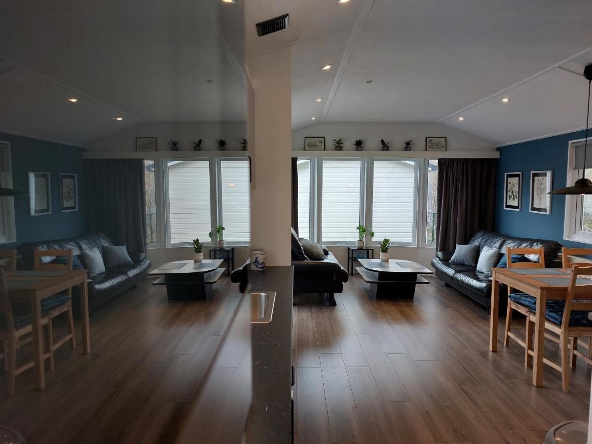 Modern En Chic Chalet Tot 4 Personen Op De Veluwe Recreatiepark De Oude Driest Пюттен Экстерьер фото